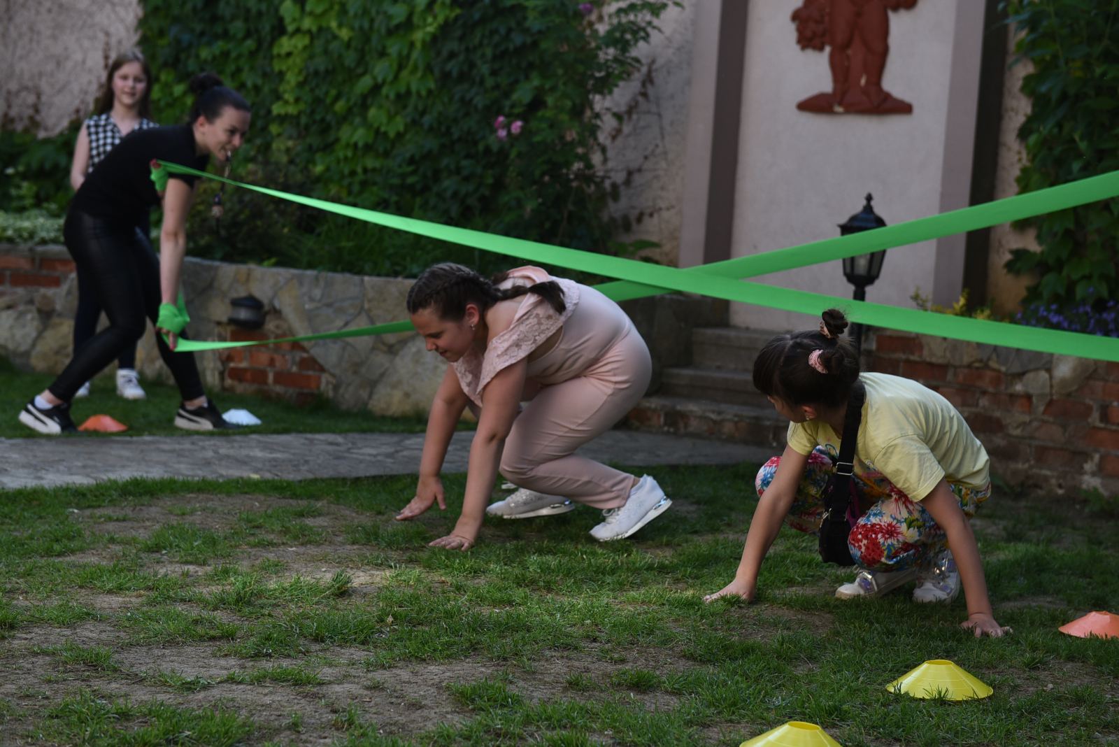 Osnovci igraju rodjendanske igre