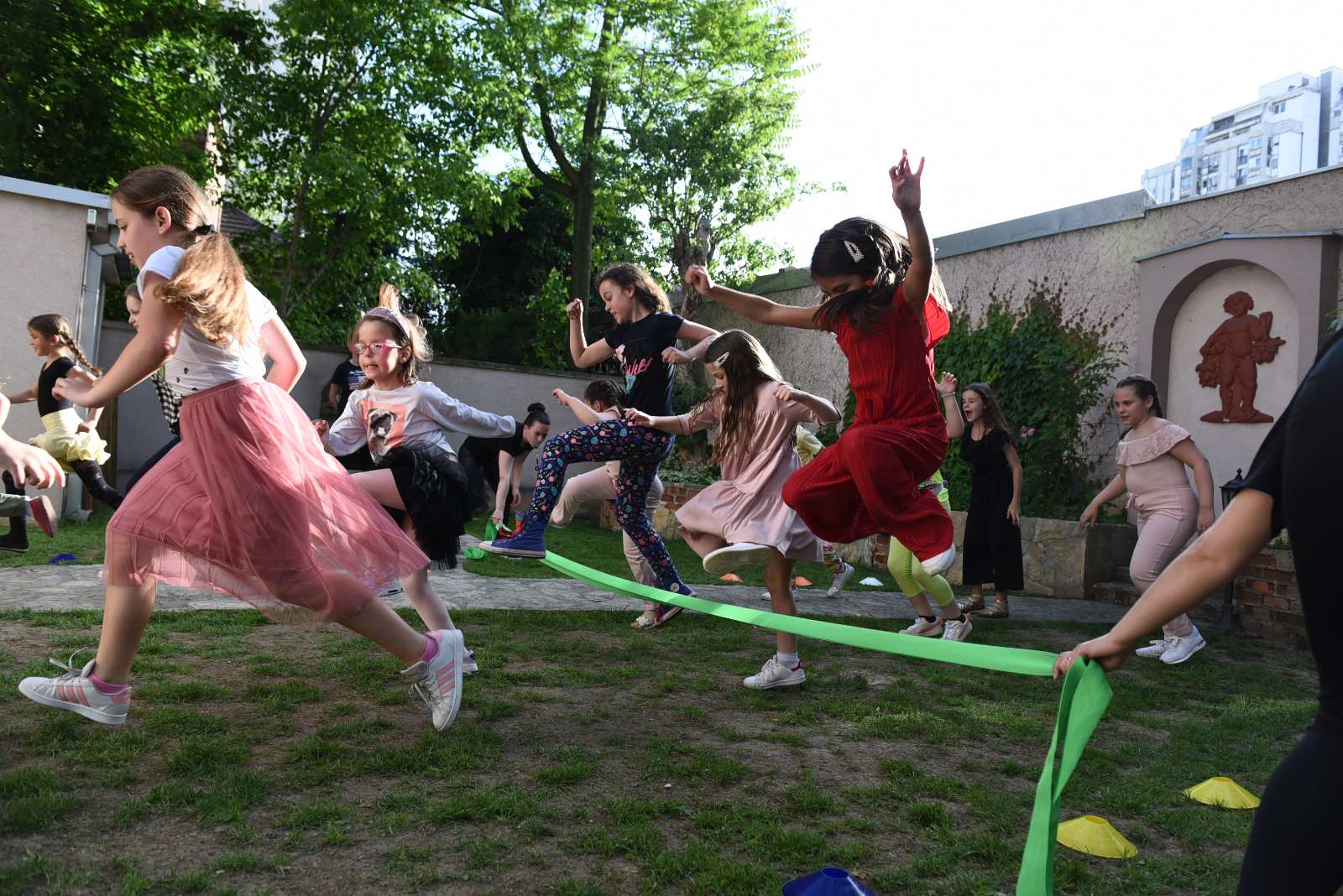 Deca igraju rodjendanske igre